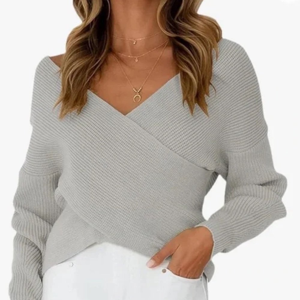 DbDk Fashion Light Gray V-Neck Sweater